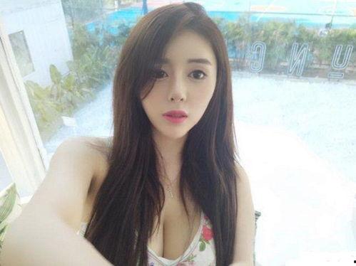 斗鱼卡卡在线视频,直播间的魅力女神，带你领略电竞风采